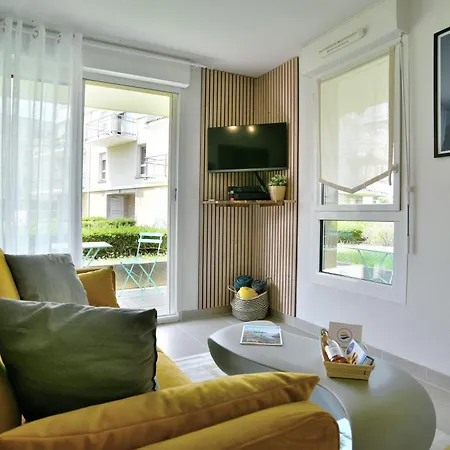 Escapade - Appartement Avec Jardin Et Parking Dinan Exterior photo